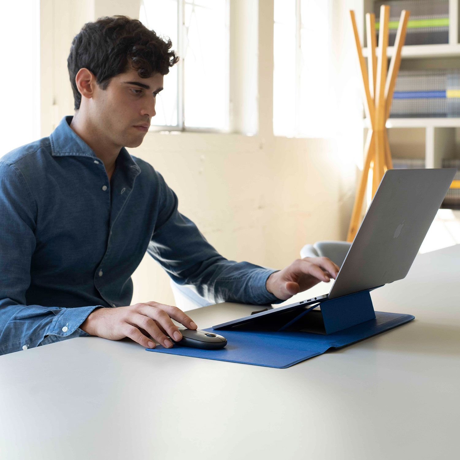Sottobraccio Workstation Porta Notebook Meet